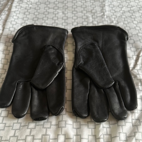 OLSON DEEPAK Other - Black Leather Gloves with Classic Design and Stitching Detail